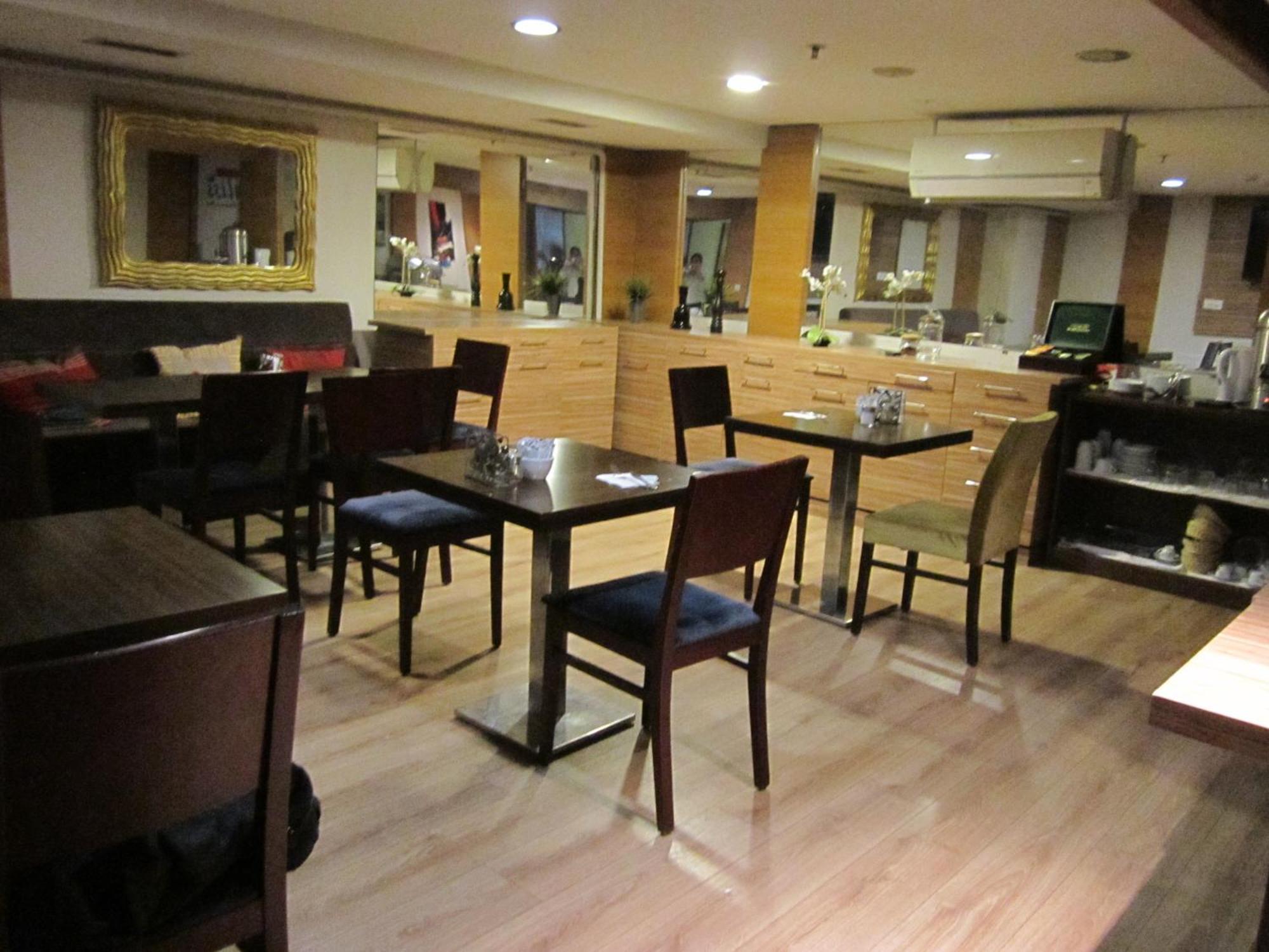 Derpa Suite Hotel — Photos 1